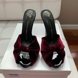 Giuseppe Zanotti  Shoes. Color:Burgundy